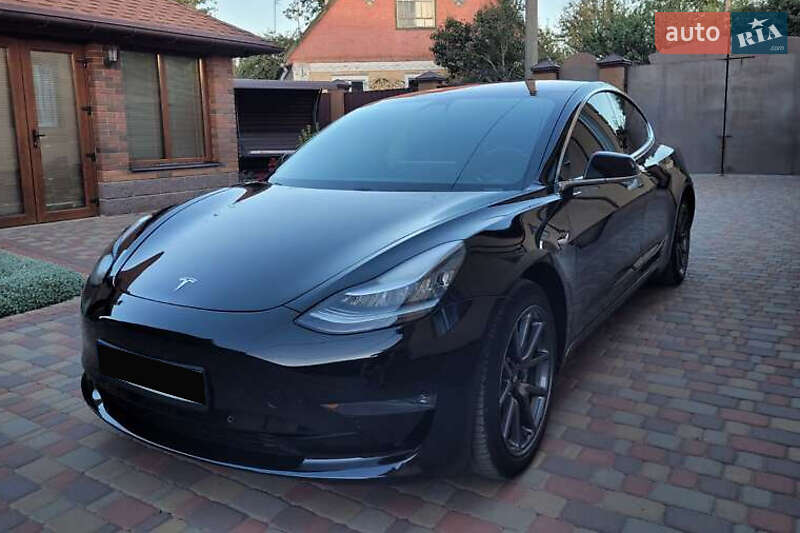 Седан Tesla Model 3 2019 в Києві