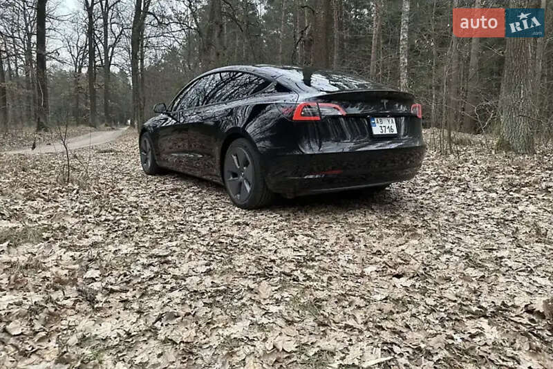 Седан Tesla Model 3 2022 в Виннице