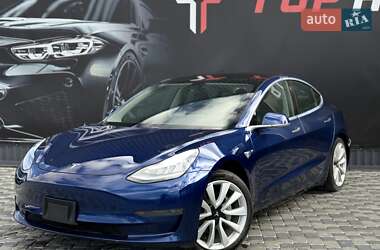 Седан Tesla Model 3 2020 в Львові