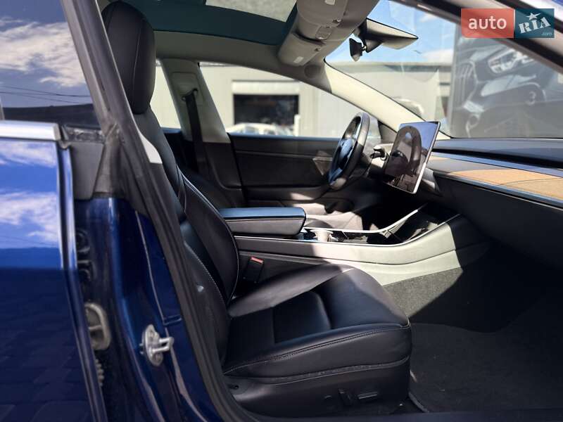 Седан Tesla Model 3 2020 в Львове фото 24 Седан Tesla Model 3 2020 в Львове