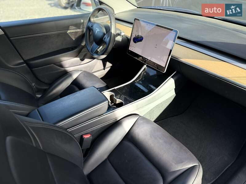 Седан Tesla Model 3 2020 в Львове фото 25 Седан Tesla Model 3 2020 в Львове