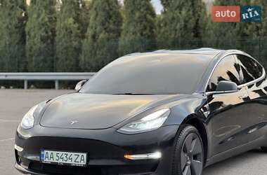 Седан Tesla Model 3 2020 в Києві