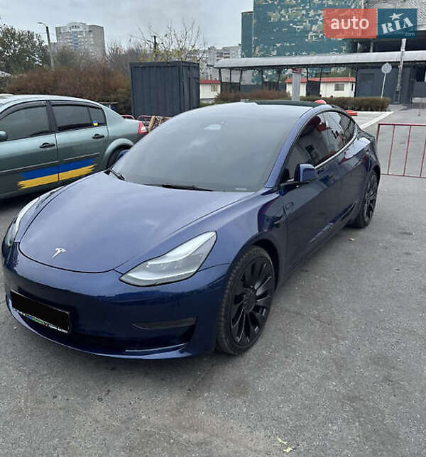 Седан Tesla Model 3 2022 в Львові