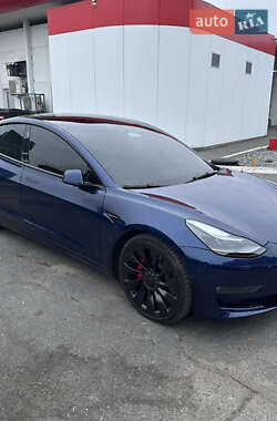Седан Tesla Model 3 2022 в Львове