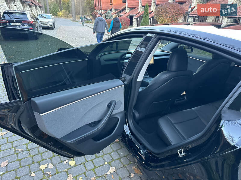 Седан Tesla Model 3 2024 в Львове фото 25 Седан Tesla Model 3 2024 в Львове