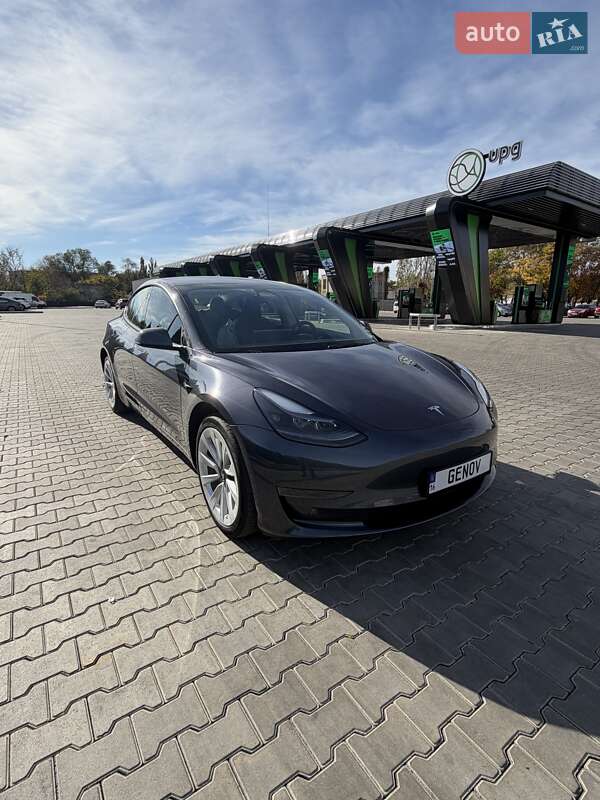Седан Tesla Model 3 2023 в Одесі