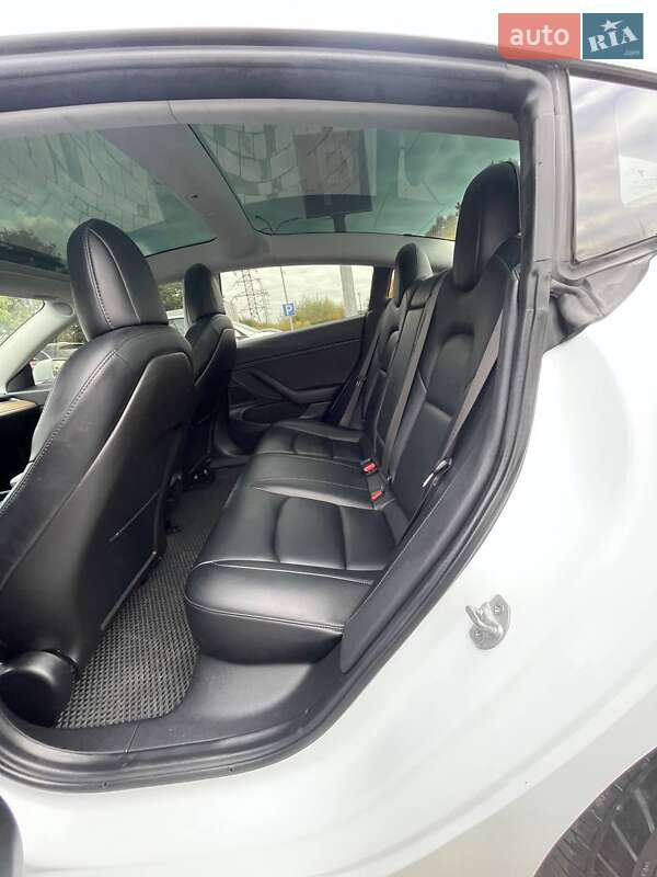 Седан Tesla Model 3 2018 в Львові фото 16 Седан Tesla Model 3 2018 в Львові