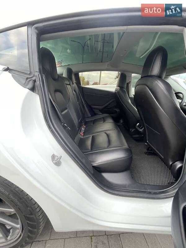 Седан Tesla Model 3 2018 в Львові фото 18 Седан Tesla Model 3 2018 в Львові