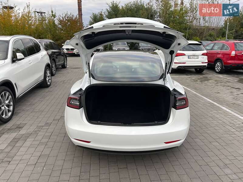 Седан Tesla Model 3 2018 в Львові фото 23 Седан Tesla Model 3 2018 в Львові