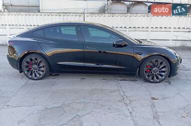 Седан Tesla Model 3 2023 в Яремче