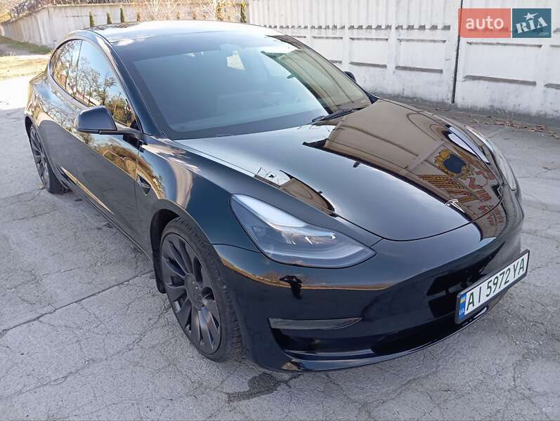 Седан Tesla Model 3 2023 в Яремче