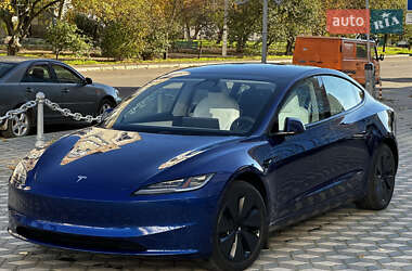 Седан Tesla Model 3 2024 в Чорноморську