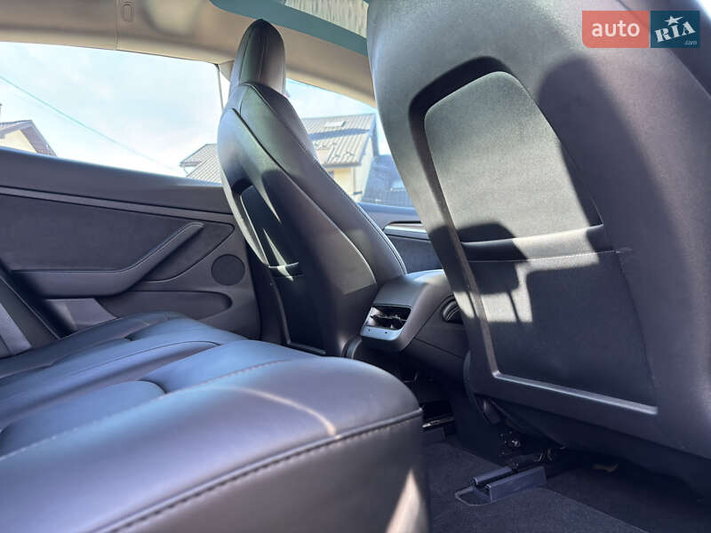 Седан Tesla Model 3 2021 в Ивано-Франковске
