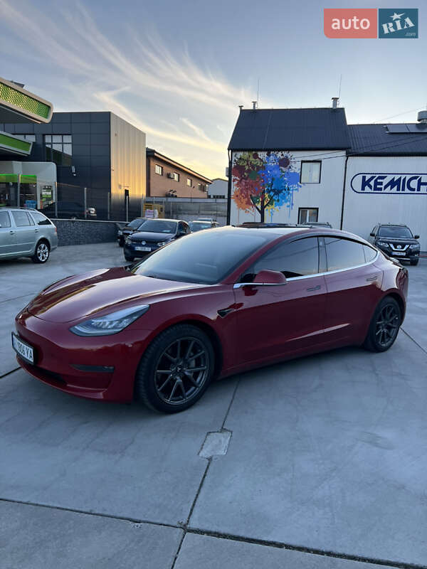 Седан Tesla Model 3 2018 в Білій Церкві