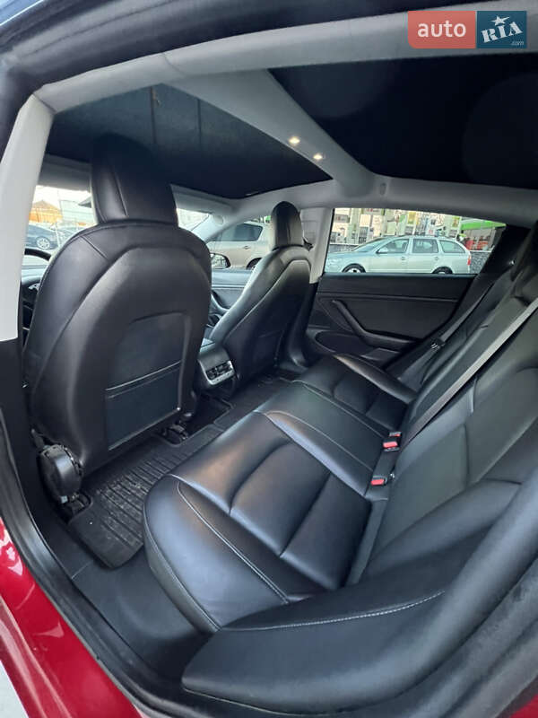 Седан Tesla Model 3 2018 в Білій Церкві