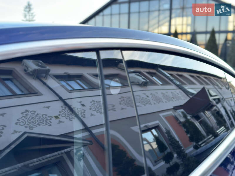 Седан Tesla Model 3 2020 в Стрию