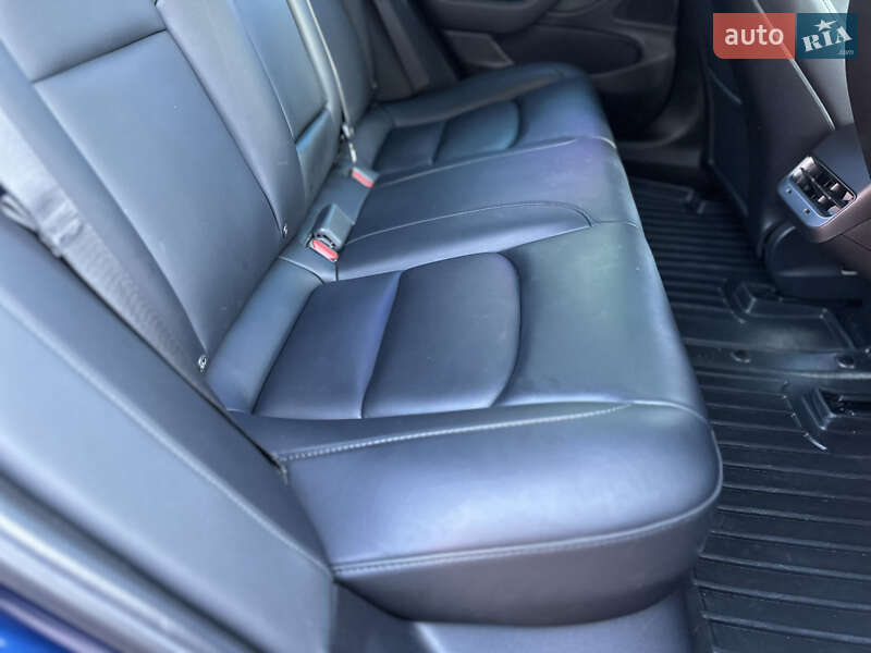 Седан Tesla Model 3 2020 в Стрию