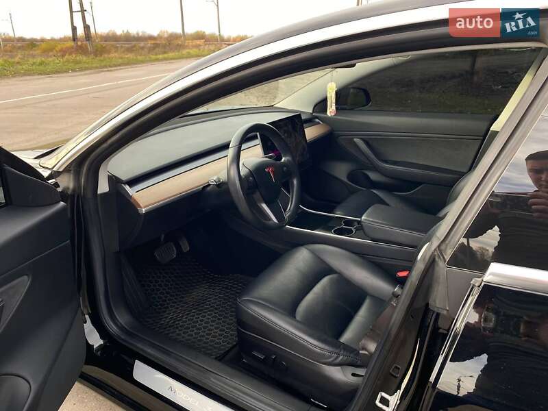 Седан Tesla Model 3 2018 в Ковеле