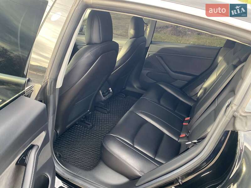 Седан Tesla Model 3 2018 в Ковеле