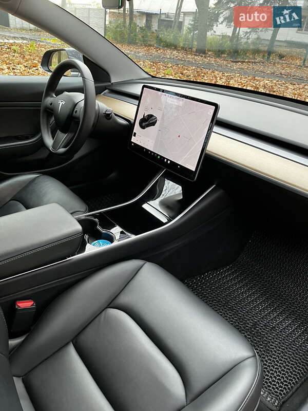Седан Tesla Model 3 2019 в Харкові