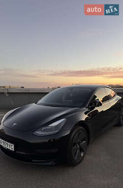 Седан Tesla Model 3 2021 в Киеве