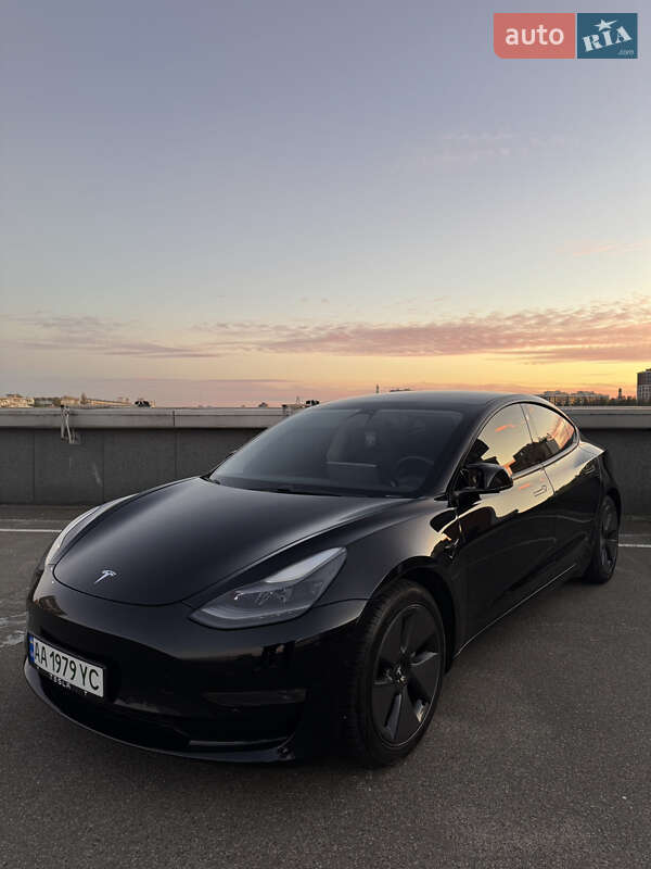 Седан Tesla Model 3 2021 в Киеве фото 3 Седан Tesla Model 3 2021 в Киеве