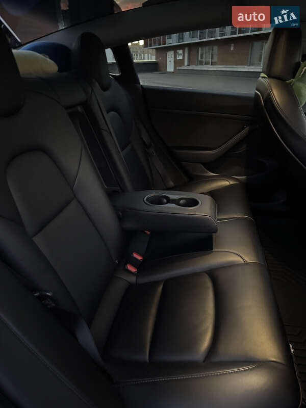 Седан Tesla Model 3 2021 в Киеве фото 18 Седан Tesla Model 3 2021 в Киеве