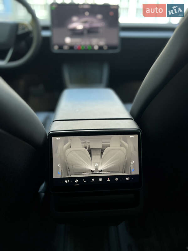 Седан Tesla Model 3 2025 в Черновцах фото 28 Седан Tesla Model 3 2025 в Черновцах