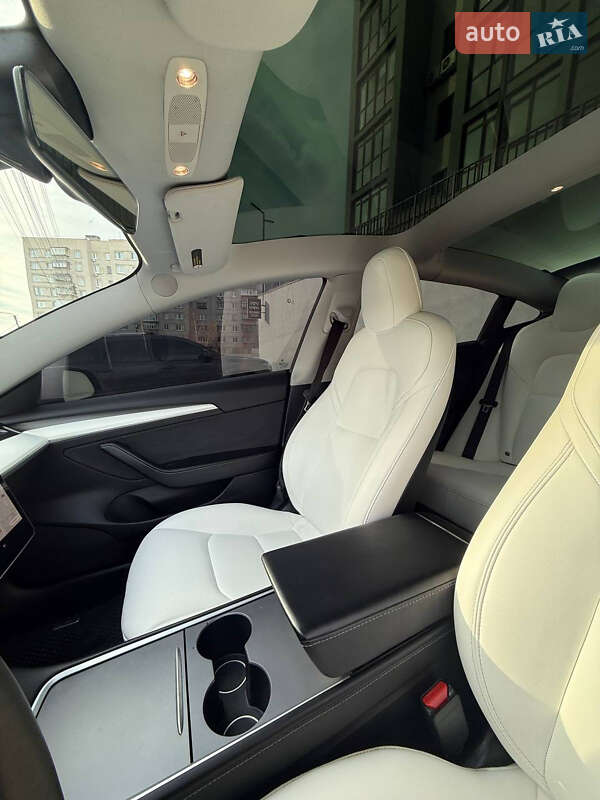 Седан Tesla Model 3 2021 в Фастове