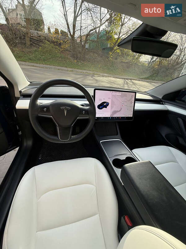 Седан Tesla Model 3 2021 в Фастове
