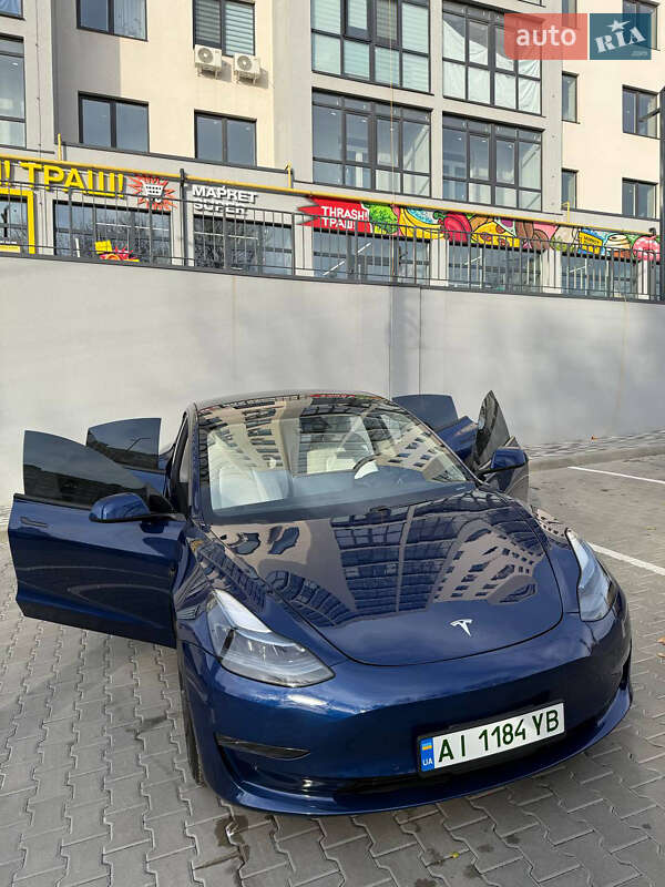 Седан Tesla Model 3 2021 в Фастове
