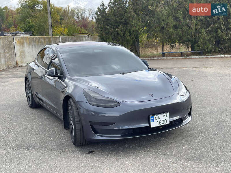 Седан Tesla Model 3 2018 в Золотоноше