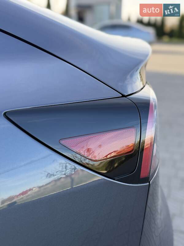 Седан Tesla Model 3 2023 в Стрые