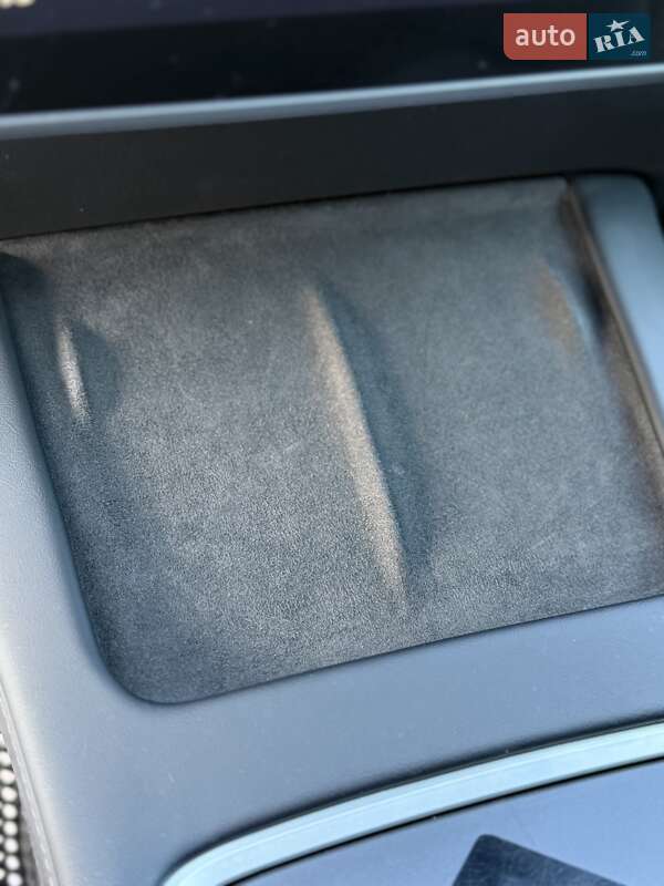 Седан Tesla Model 3 2023 в Стрые