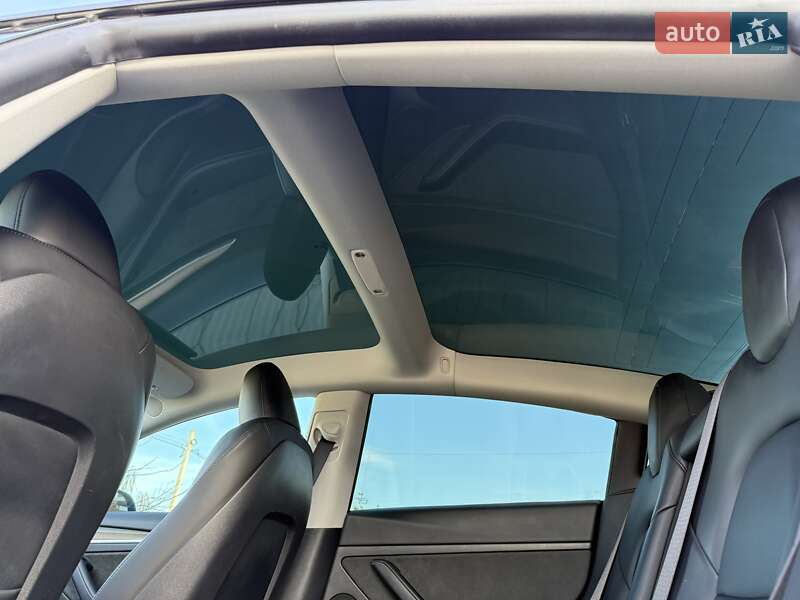 Седан Tesla Model 3 2023 в Стрые