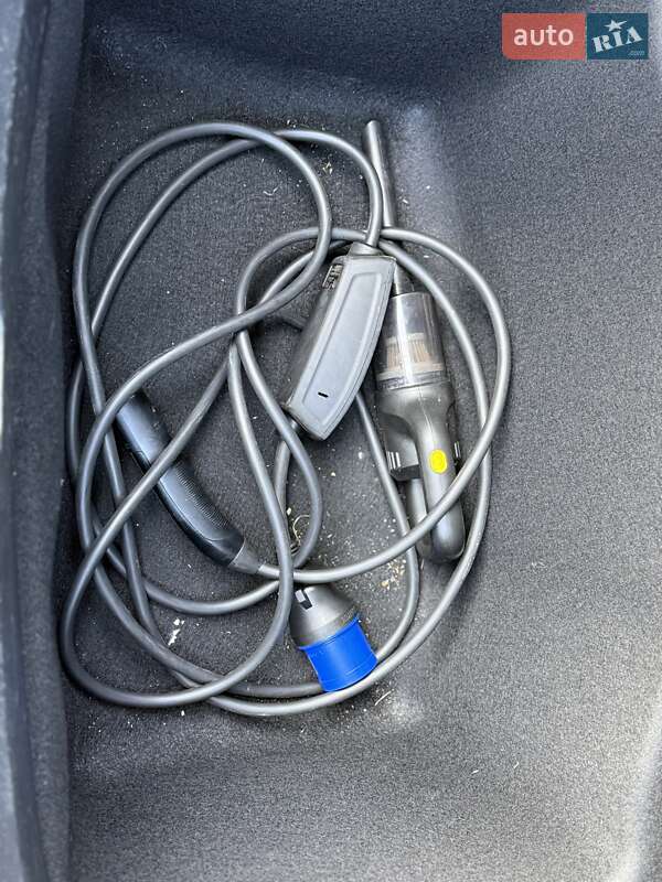 Седан Tesla Model 3 2023 в Стрые