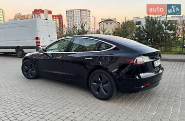 Седан Tesla Model 3 2018 в Львові