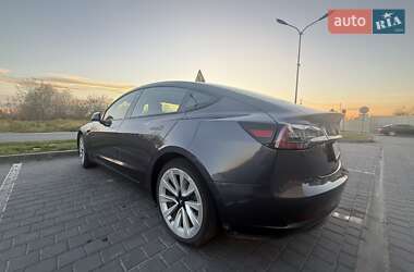 Седан Tesla Model 3 2022 в Львове