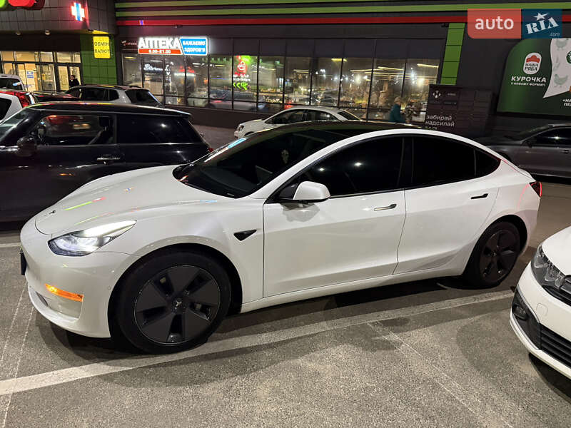 Седан Tesla Model 3 2021 в Киеве фото 3 Седан Tesla Model 3 2021 в Киеве