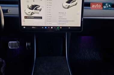Седан Tesla Model 3 2019 в Черкассах