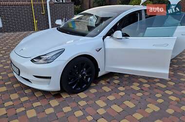 Седан Tesla Model 3 2019 в Черкассах
