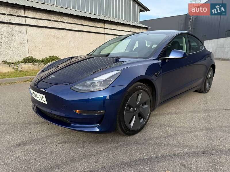 Седан Tesla Model 3 2023 в Киеве