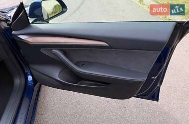 Седан Tesla Model 3 2023 в Киеве