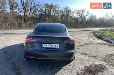Седан Tesla Model 3 2022 в Первомайську