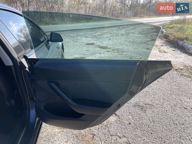 Седан Tesla Model 3 2022 в Первомайську фото 10 Седан Tesla Model 3 2022 в Первомайську