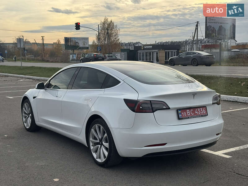 Седан Tesla Model 3 2019 в Луцке