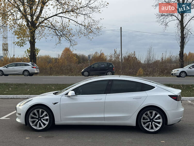 Седан Tesla Model 3 2019 в Луцке