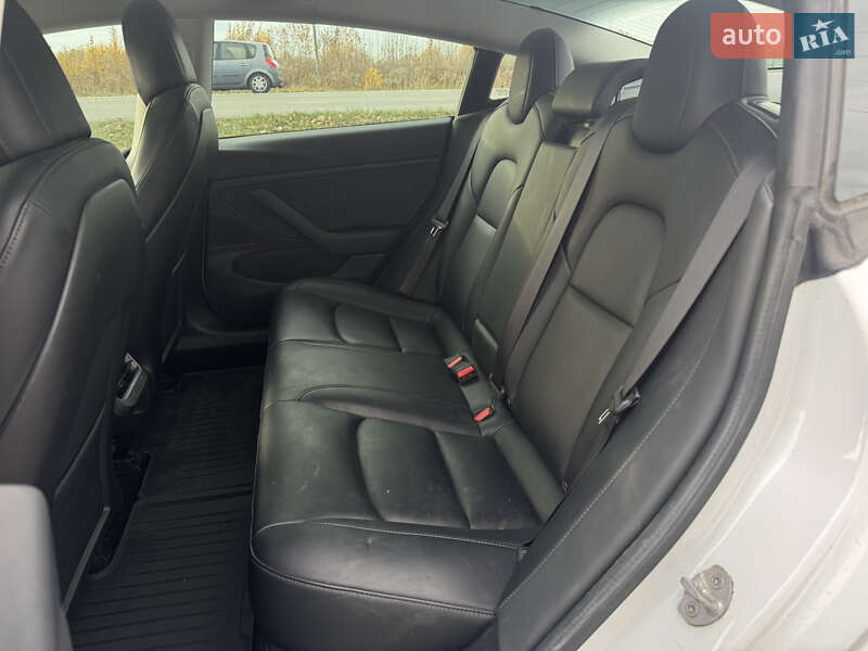 Седан Tesla Model 3 2019 в Луцке