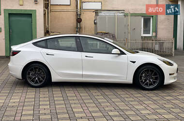 Седан Tesla Model 3 2021 в Стрые