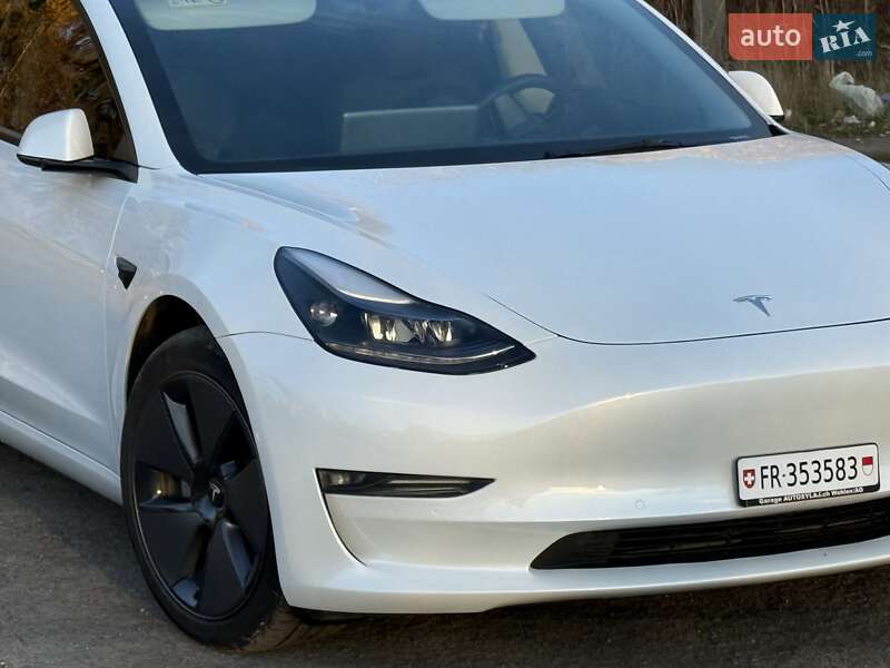 Седан Tesla Model 3 2021 в Трускавці